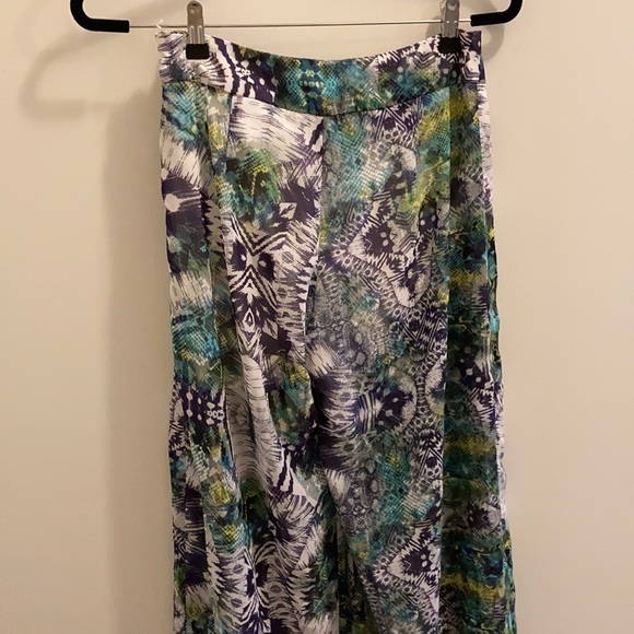 Flowing LA Wide-Leg Pants - Picture 4 of 5